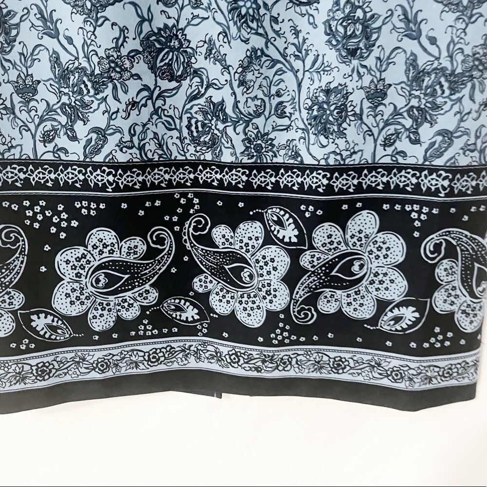 🟢Sag Harbor Blue Floral Paisley Skirt Size 4P - Picture 6 of 7